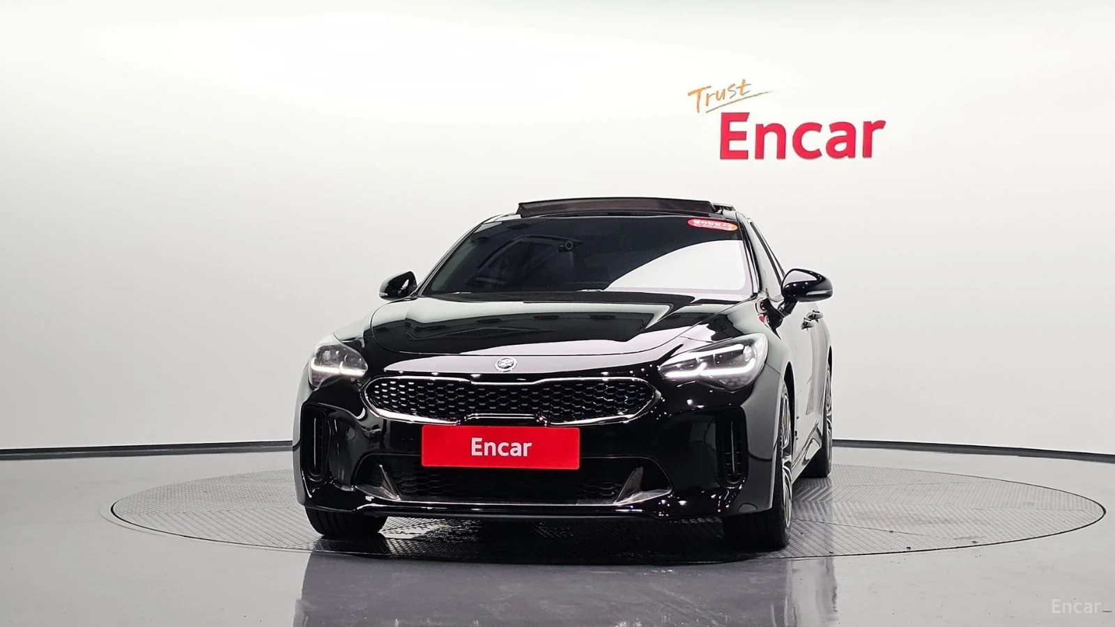 Kia Stinger Prime* 2.0T* ПОДГРЕВ* ОБДУХВАНЕ* КАМЕРА* SUNROOF* , снимка 2 - Автомобили и джипове - 55461200