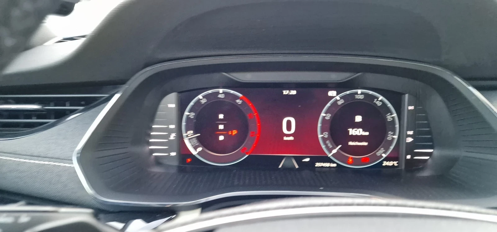 Skoda Octavia 2.0TDI Face Digital Panorama, снимка 9 - Автомобили и джипове - 55503651