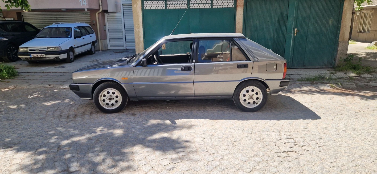 Lancia Delta 1.6 HF Turbo Exclusive edition, снимка 2 - Автомобили и джипове - 55621474