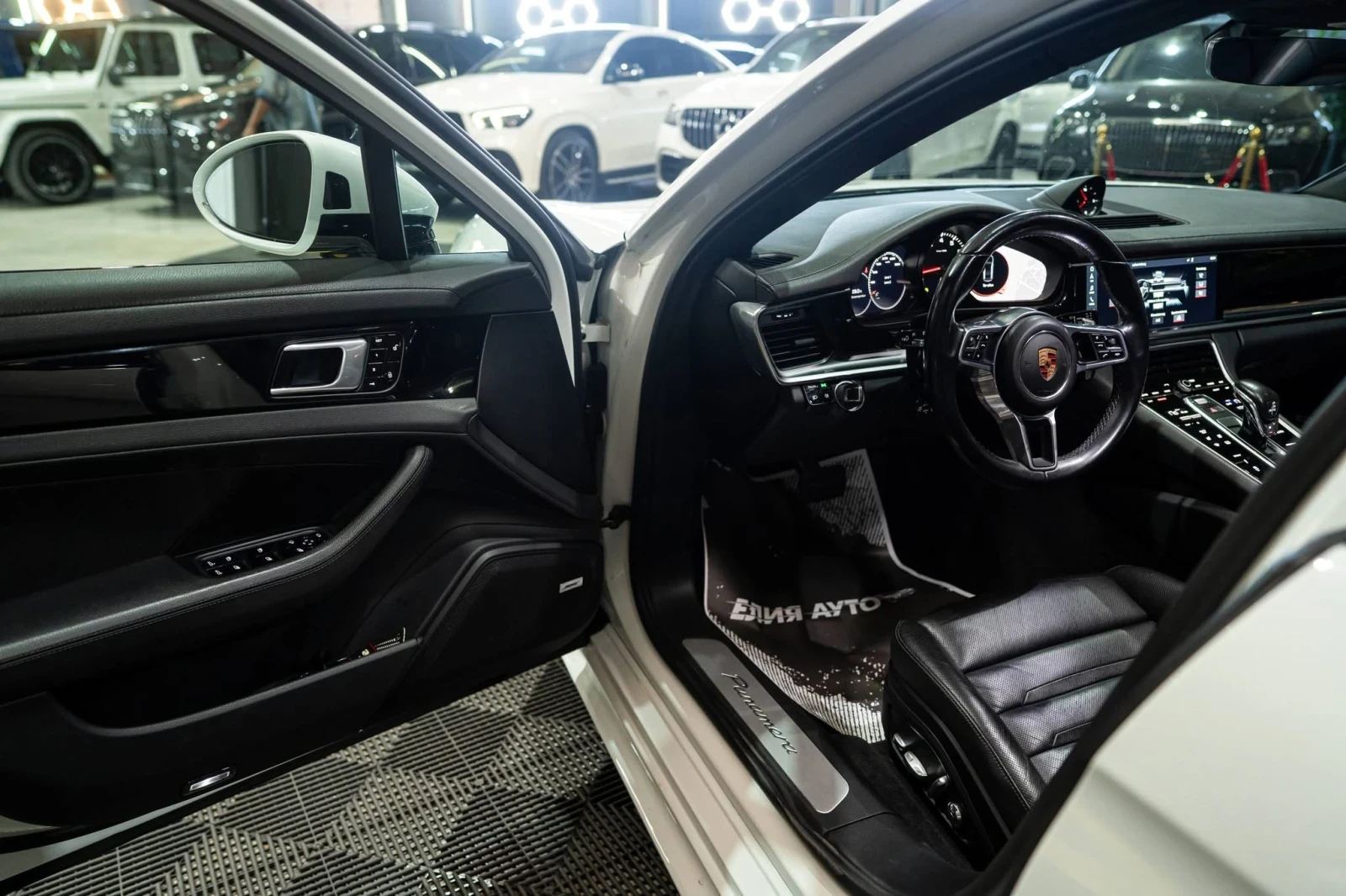 Porsche Panamera 4S MEGA FULL LED NAVI BOSE 360 ЛИЗИНГ 100%, снимка 9 - Автомобили и джипове - 55681872
