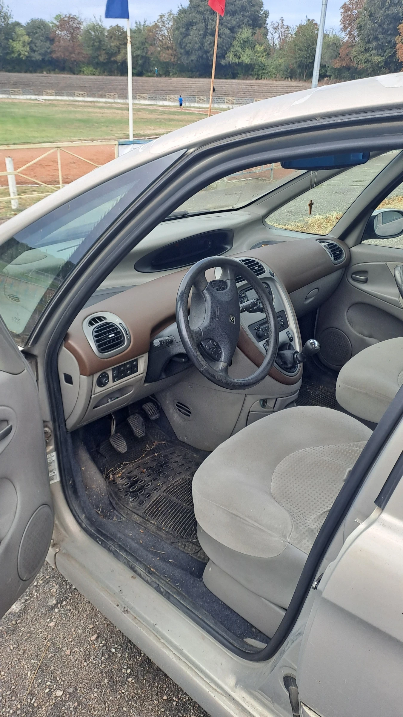 Citroen Xsara picasso 1.8i, снимка 8 - Автомобили и джипове - 56274331