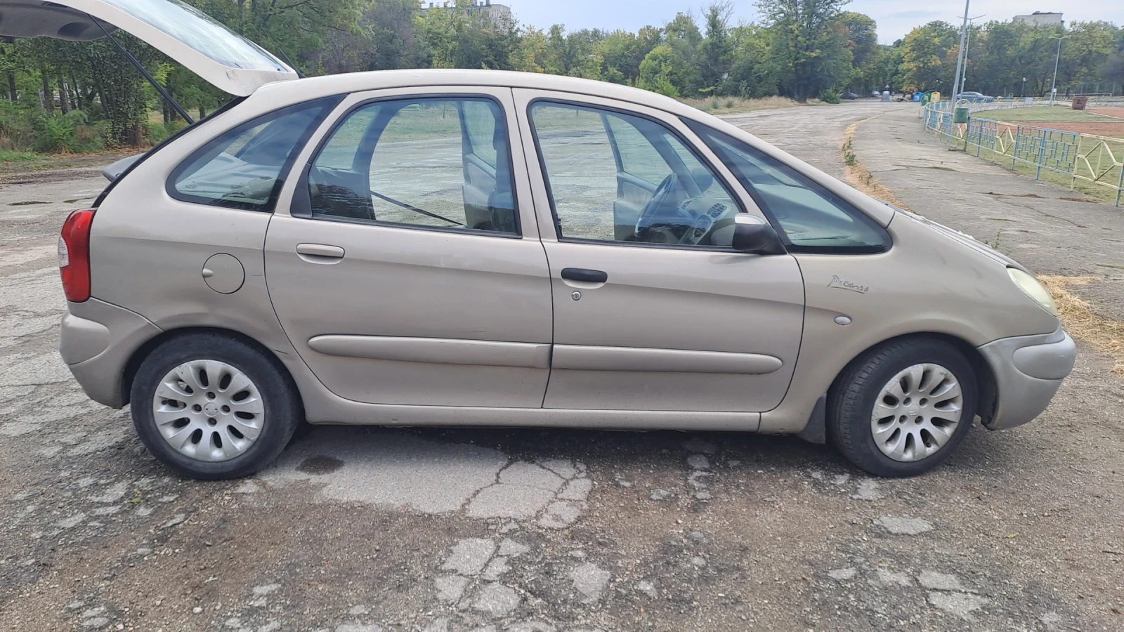 Citroen Xsara picasso 1.8i, снимка 2 - Автомобили и джипове - 56274331