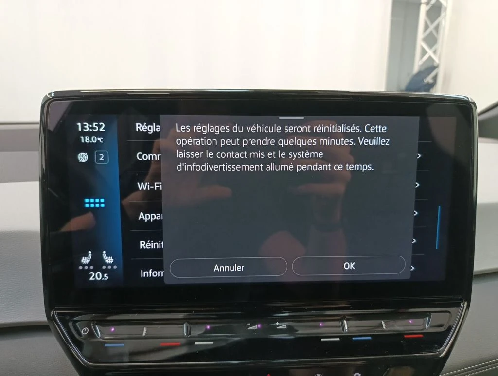 VW ID.3 Pro S LED Navi Leather 97% SoH, снимка 14 - Автомобили и джипове - 56304819