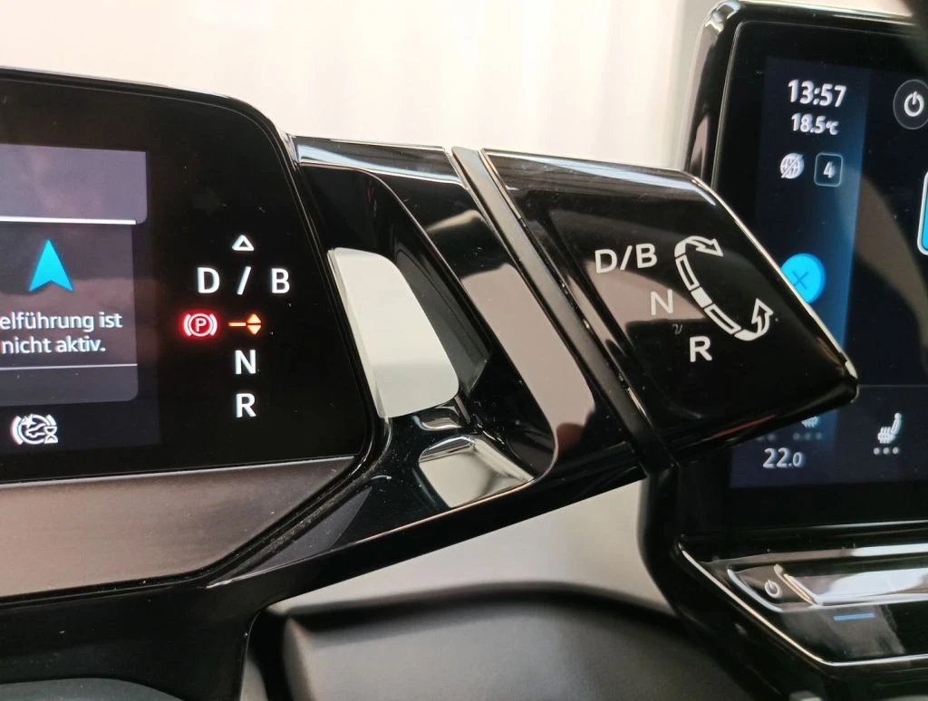 VW ID.3 Pro S LED Navi Leather 97% SoH, снимка 11 - Автомобили и джипове - 56304819