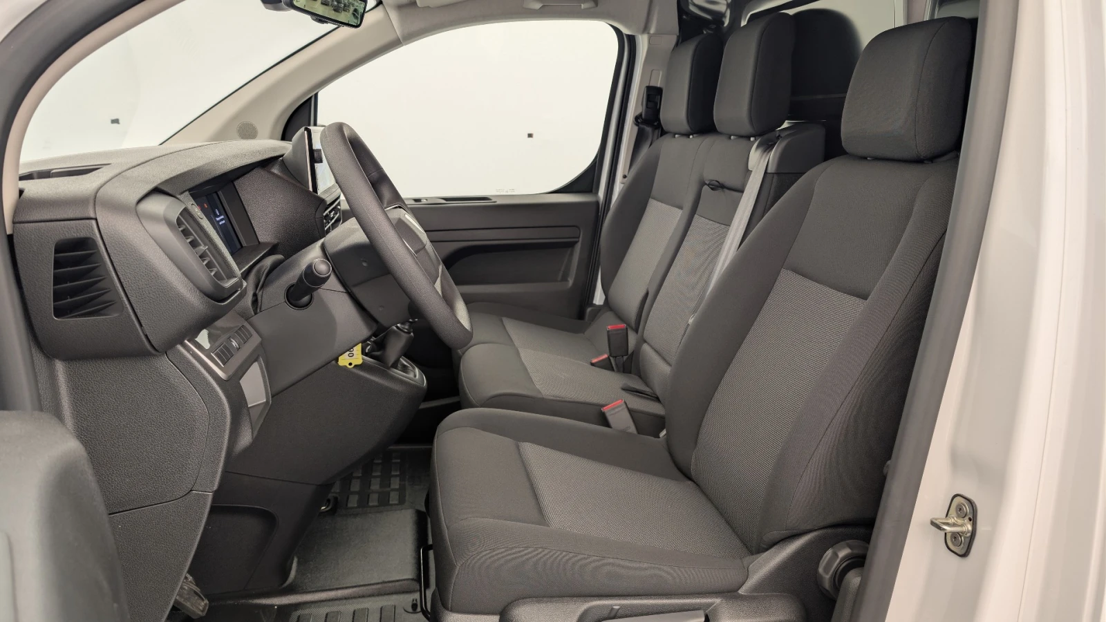 Peugeot Expert BlueHDi 120 S&S , снимка 10 - Автомобили и джипове - 56306599