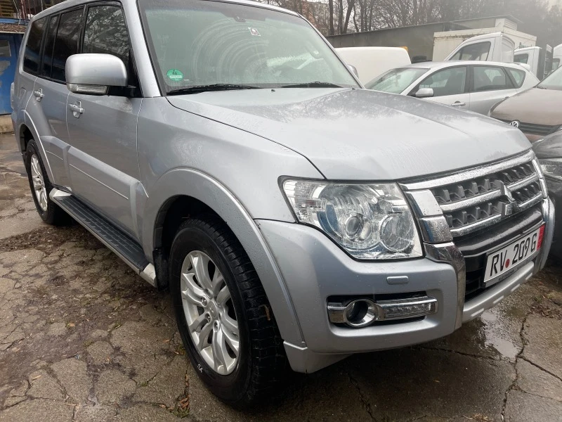 Mitsubishi Pajero 3.2DID, снимка 13 - Автомобили и джипове - 39250262