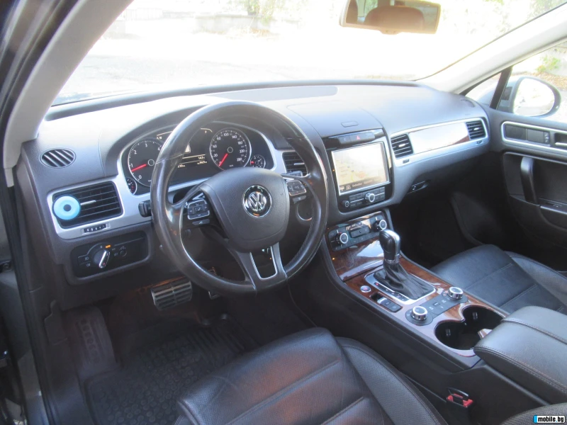 VW Touareg, снимка 12 - Автомобили и джипове - 47505719