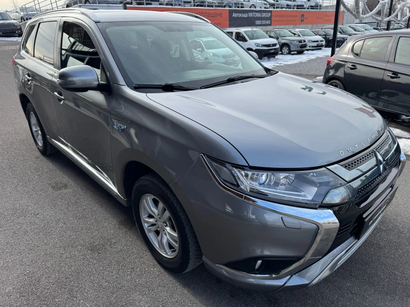 Mitsubishi Outlander Plug-in Hybrid, снимка 5 - Автомобили и джипове - 48756547