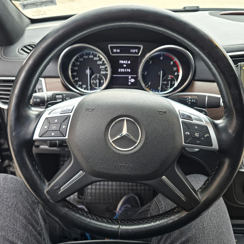 Mercedes-Benz ML 350 BLUETEC 4MATIC* AMG* OBSIDIAN BLACK* , снимка 8 - Автомобили и джипове - 49316416