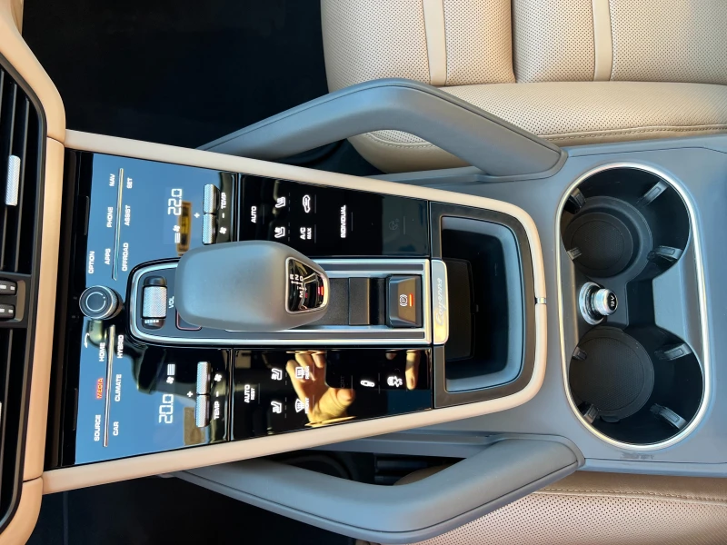 Porsche Cayenne E-Hybrid, снимка 12 - Автомобили и джипове - 52242246