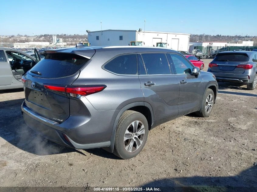 Toyota Highlander * XLE* БЕЗ УДАР* КУПИ СЕГА* БЕЗ ТЪРГ* ЛИЗИНГ*  - изображение 4