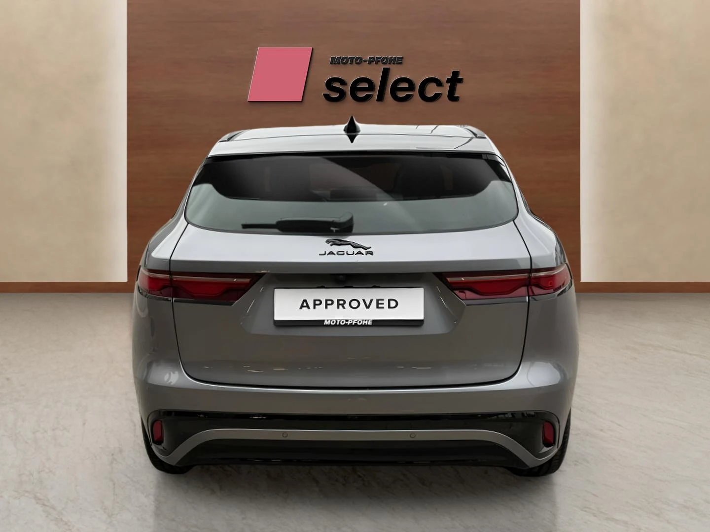 Jaguar F-PACE 2.0 - изображение 6