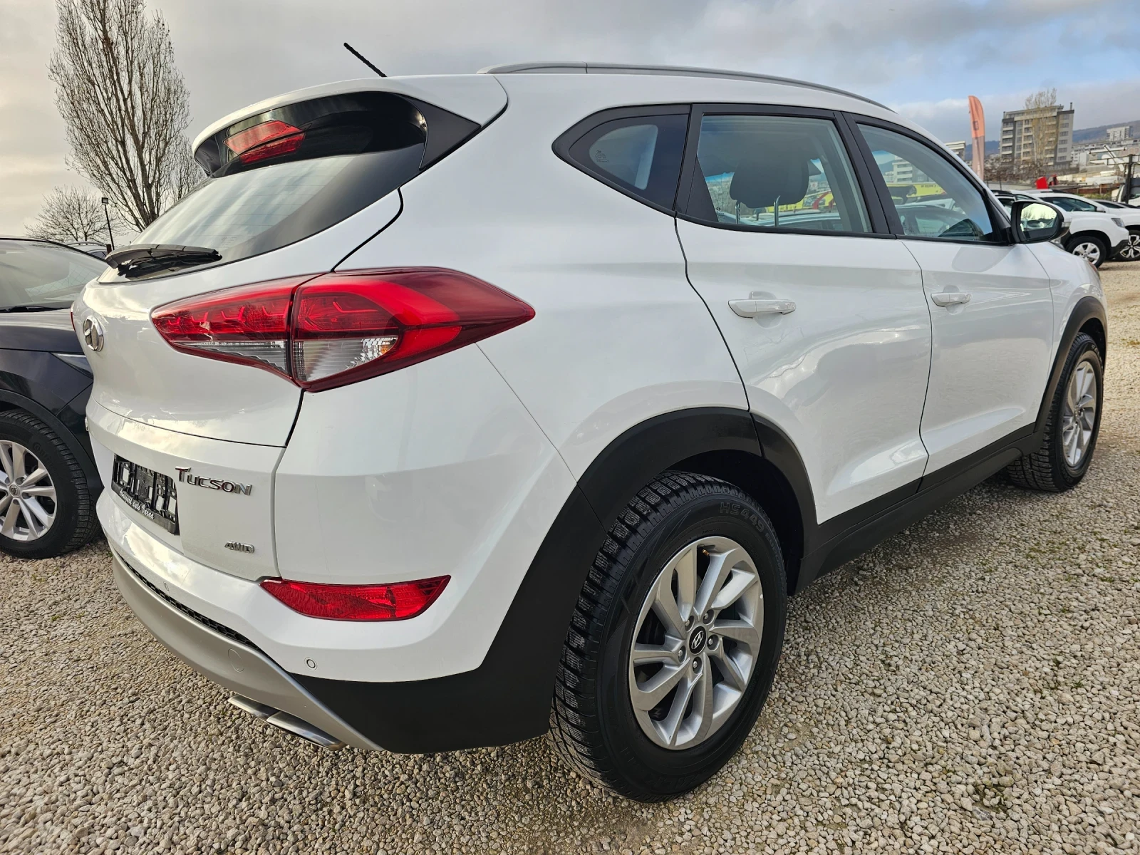 Hyundai Tucson 2.0CRDI, 136к.с., 4х4 , снимка 4 - Автомобили и джипове - 54084355
