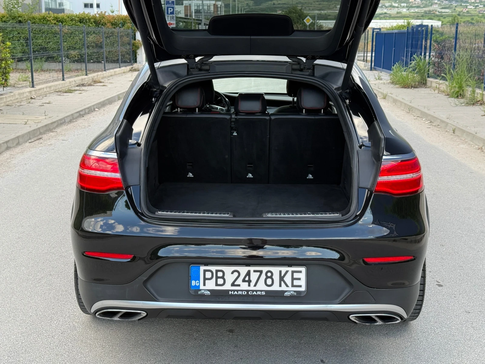Mercedes-Benz GLC 43 AMG Coupe 4MATIC / DISTRONIC / BURMESTER / ПОДГРЕВ / , снимка 4 - Автомобили и джипове - 54729600