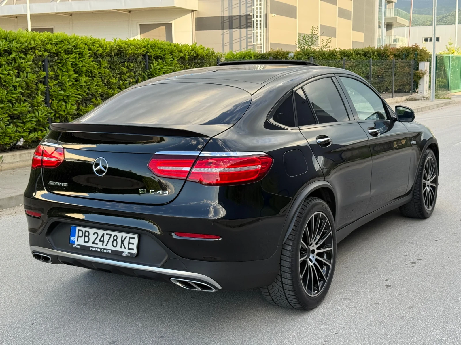 Mercedes-Benz GLC 43 AMG Coupe 4MATIC / DISTRONIC / BURMESTER / ПОДГРЕВ / , снимка 3 - Автомобили и джипове - 54729600
