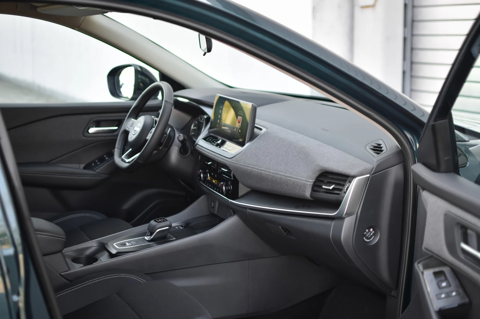 Nissan Qashqai Acenta MHEV, снимка 10 - Автомобили и джипове - 54736536