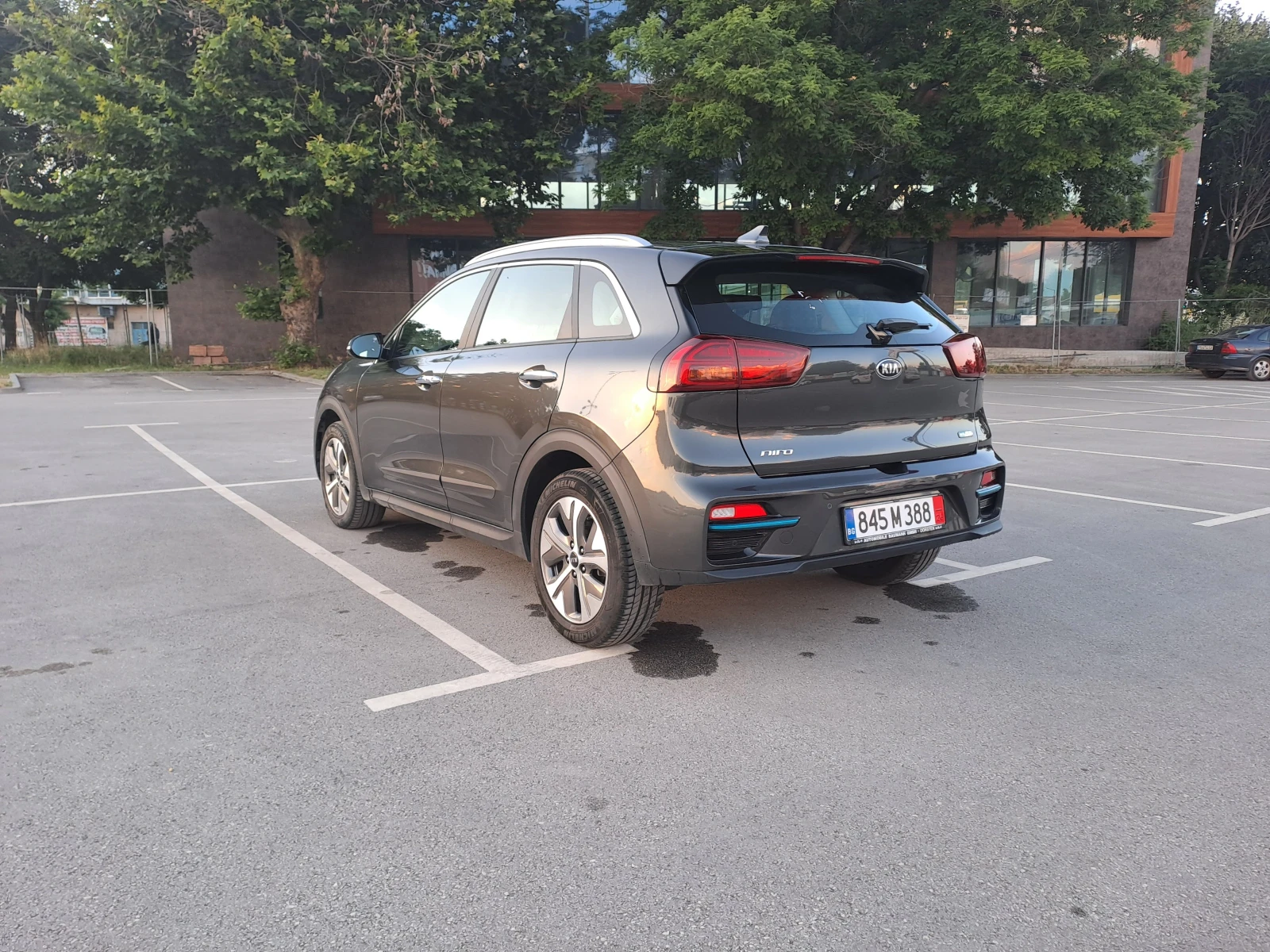 Kia Niro Vision 64 kWh, снимка 4 - Автомобили и джипове - 54976262