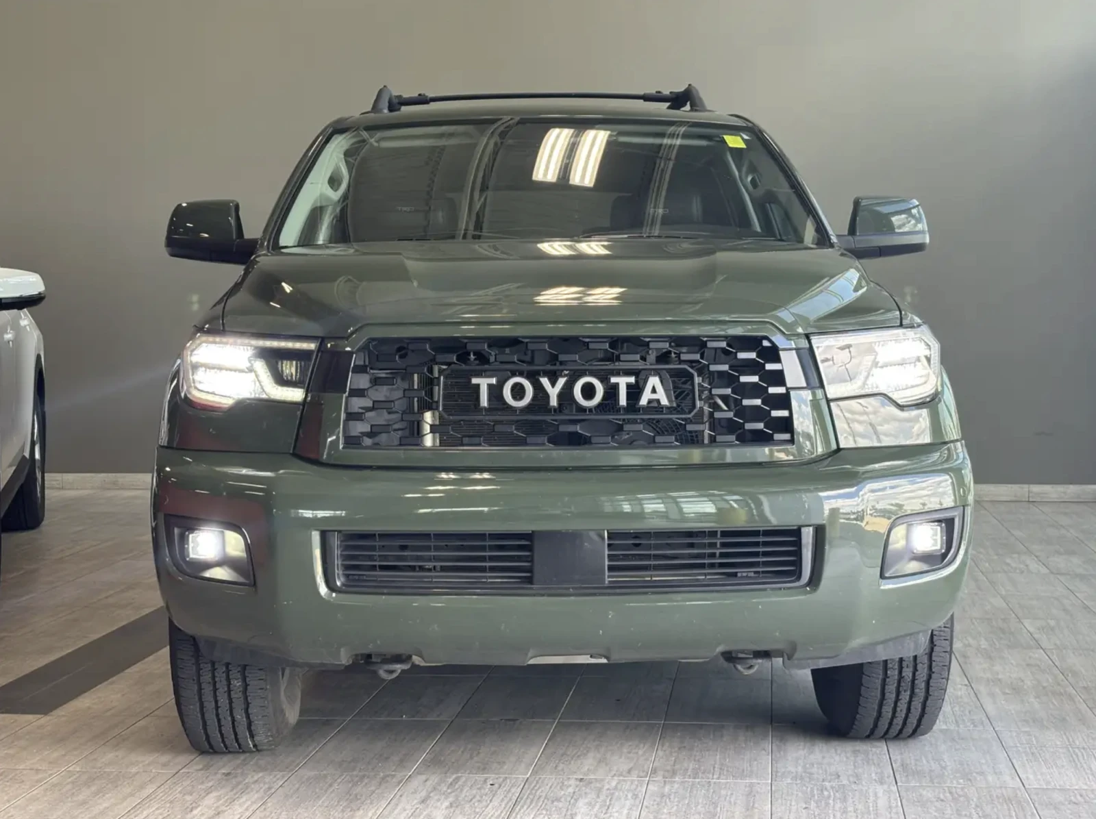 Toyota Sequoia 2020 Toyota Sequoia TRD Pro, снимка 2 - Автомобили и джипове - 55391618