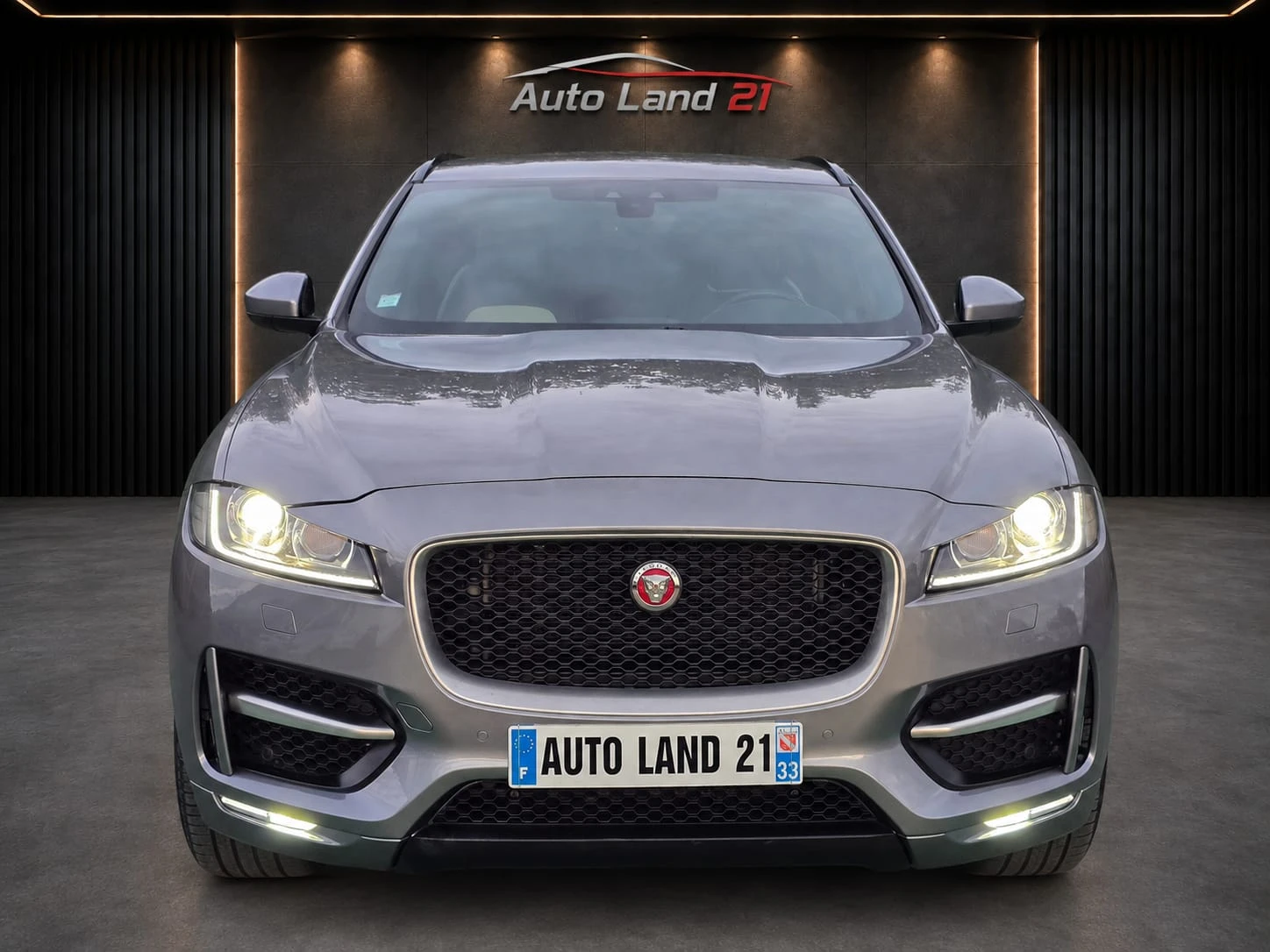Jaguar F-PACE 3.0d* 300кс* 700hm* AWD* DIGITAL* 