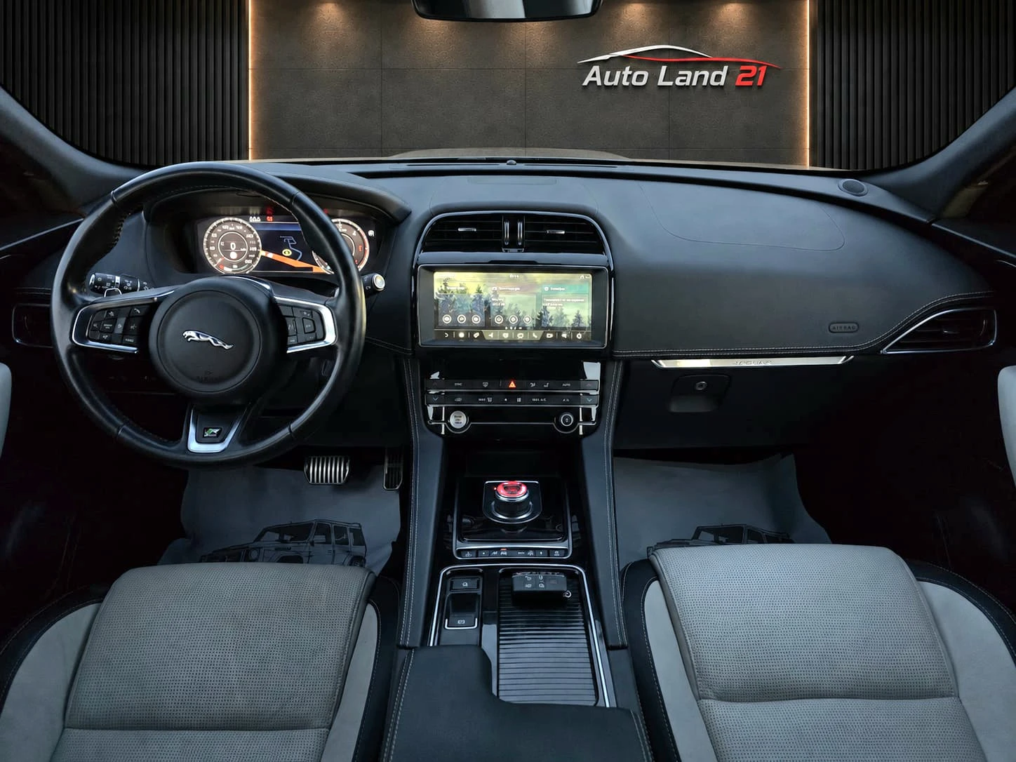 Jaguar F-PACE 3.0d* 300кс* 700hm* AWD* DIGITAL* , снимка 13 - Автомобили и джипове - 55556869