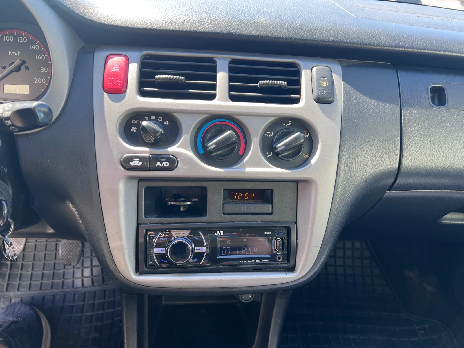 Honda Hr-v 1.6 vtec 4x4, снимка 10 - Автомобили и джипове - 56627985