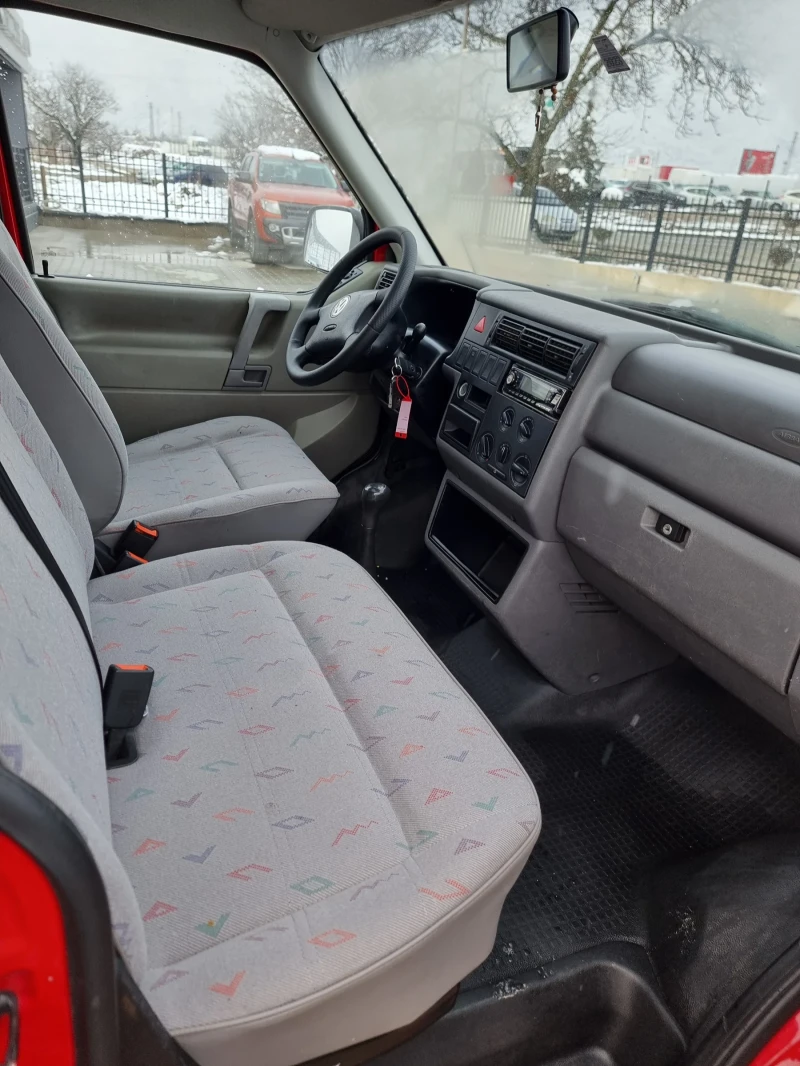 VW T4 2.5 TDI 102k.c 9 места топ, снимка 8 - Бусове и автобуси - 48666980