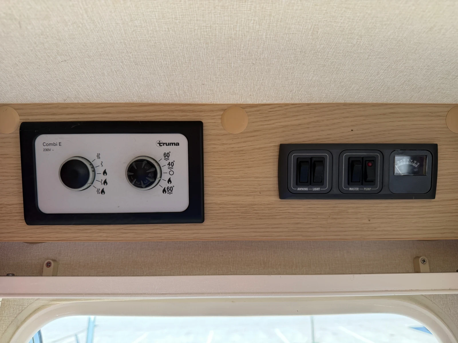 Каравана Tabbert Lunar Venus 2015, снимка 12 - Каравани и кемпери - 54298016