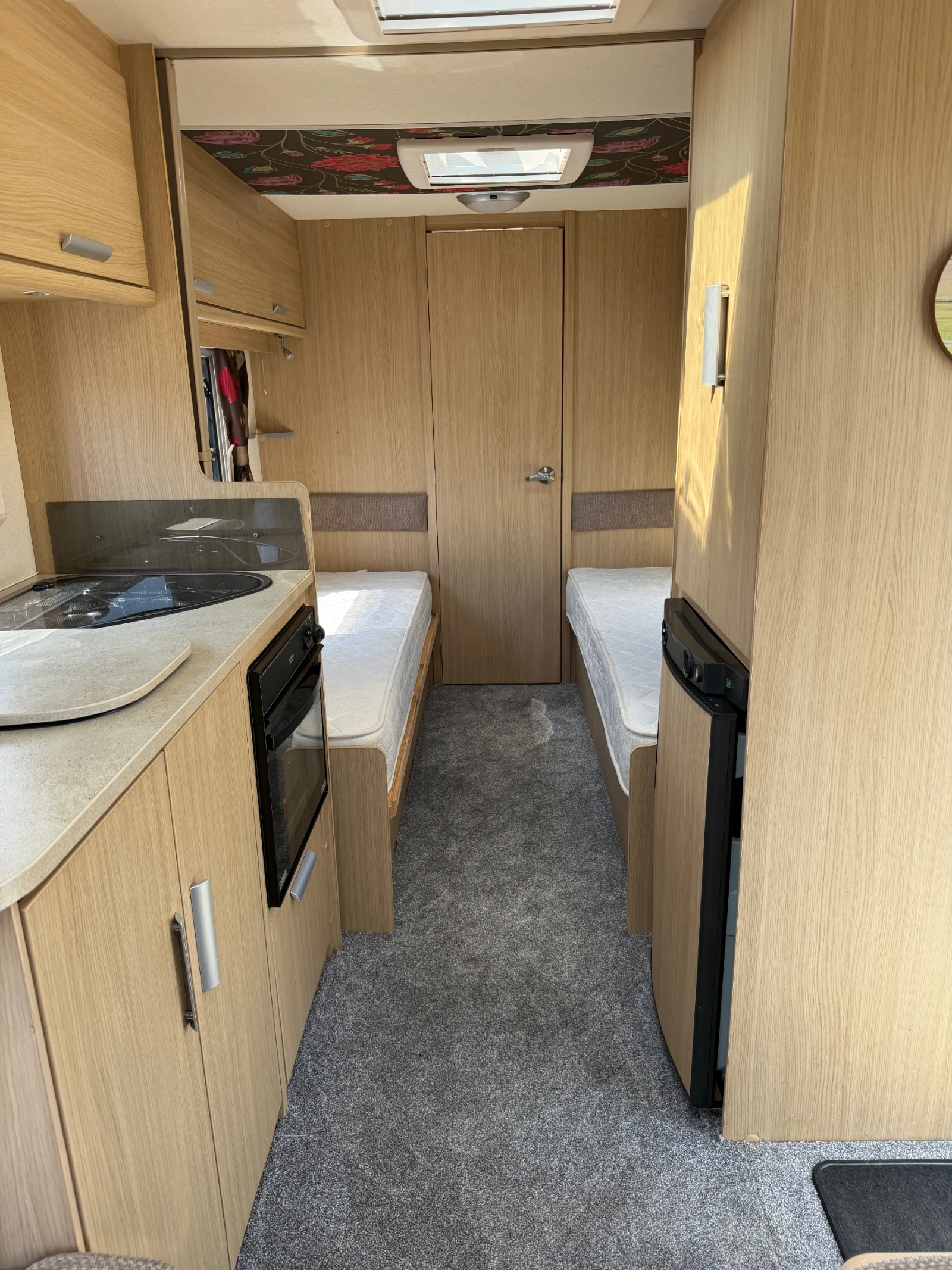 Каравана Tabbert Lunar Venus 2015, снимка 8 - Каравани и кемпери - 54298016