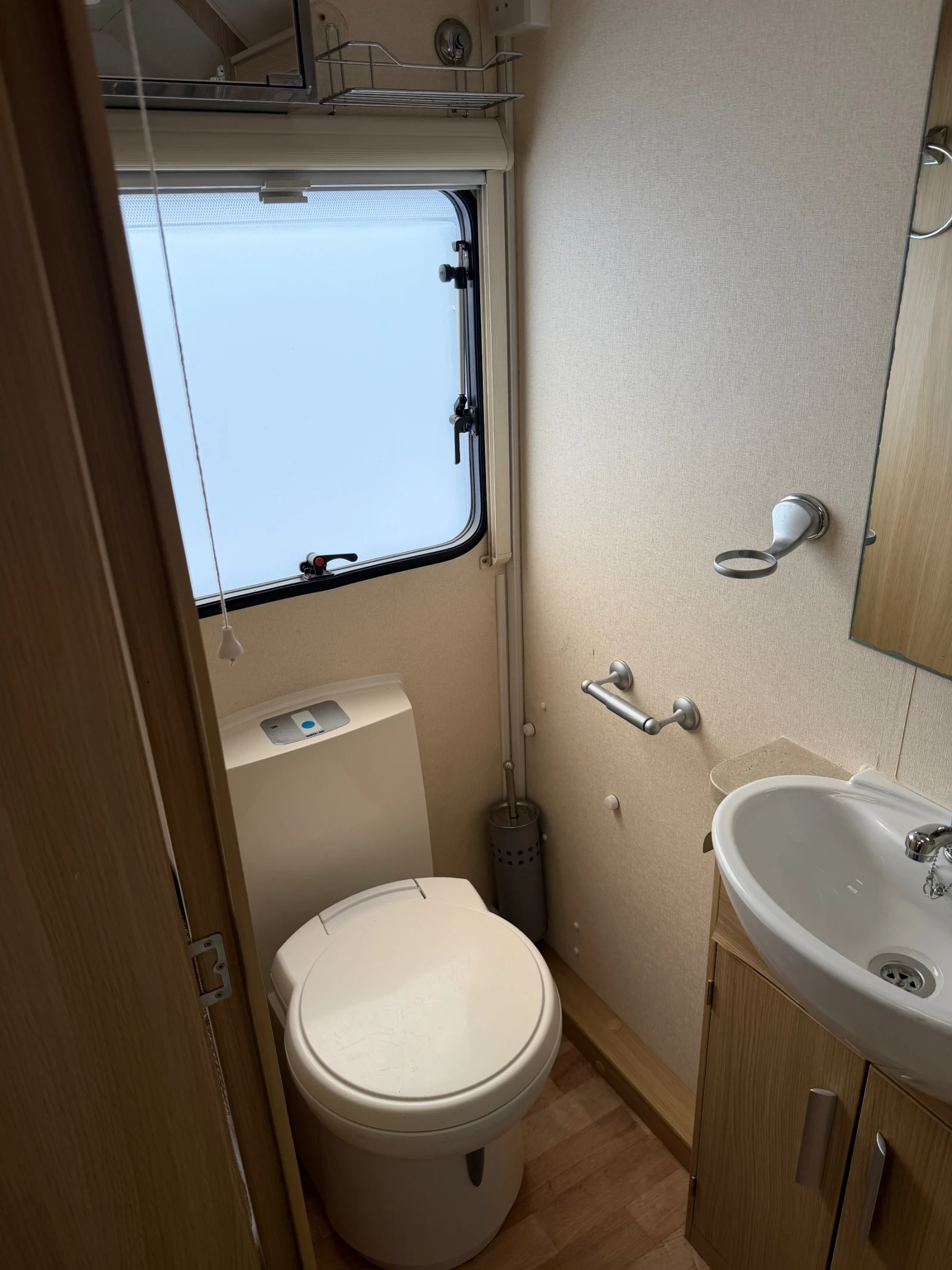 Каравана Tabbert Lunar Venus 2015, снимка 14 - Каравани и кемпери - 54298016