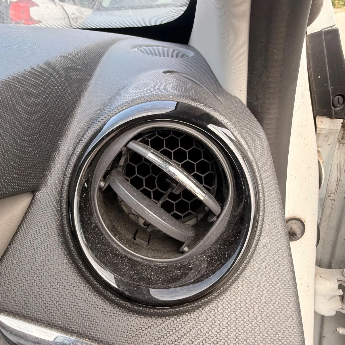 Десен въздуховод за Renault Zoe 1690-1690