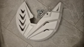 Предпазител преден спирачен диск, снимка 2 - Части - 52800568