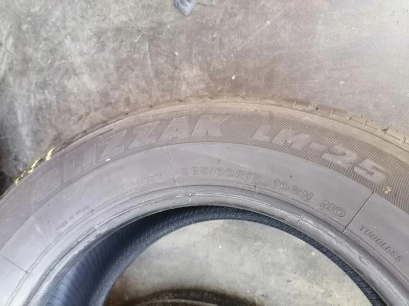 Гуми Зимни 235/60R17, снимка 6 - Гуми и джанти - 29589805