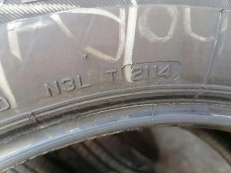 Гуми Зимни 235/60R17, снимка 7 - Гуми и джанти - 29589805