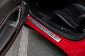 Ferrari F8 НАЛИЧЕН Tributo F8 ГАРАНЦИЯ DCT LIFT , снимка 9