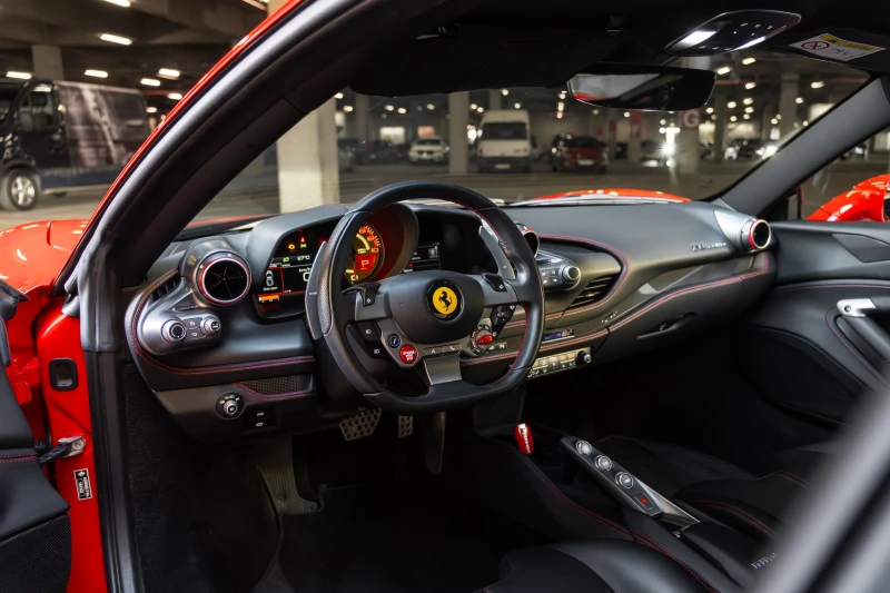 Ferrari F8 НАЛИЧЕН Tributo F8 ГАРАНЦИЯ DCT LIFT , снимка 8 - Автомобили и джипове - 47366178