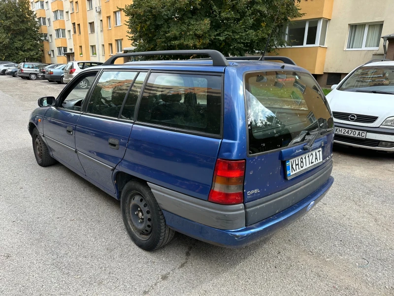 Opel Astra 1.6, снимка 6 - Автомобили и джипове - 47745770