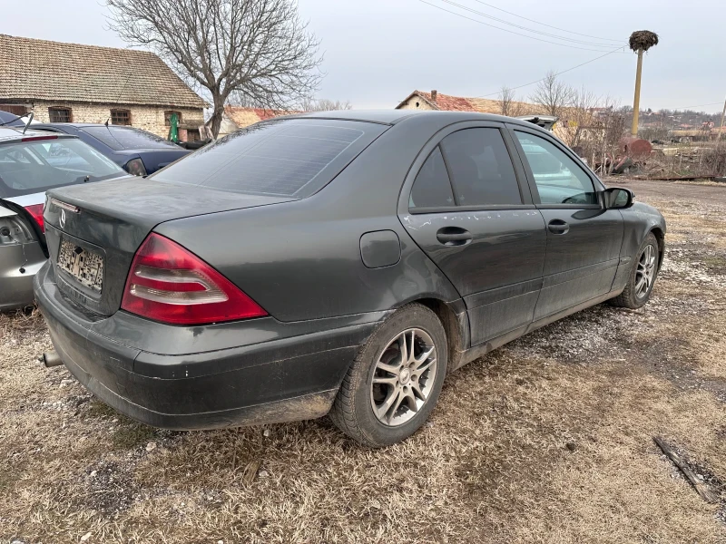 Mercedes-Benz C 200, снимка 3 - Автомобили и джипове - 48697780