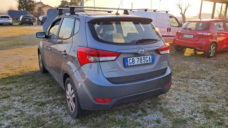 Hyundai Ix20 1.6 CRDI , снимка 8 - Автомобили и джипове - 48885360