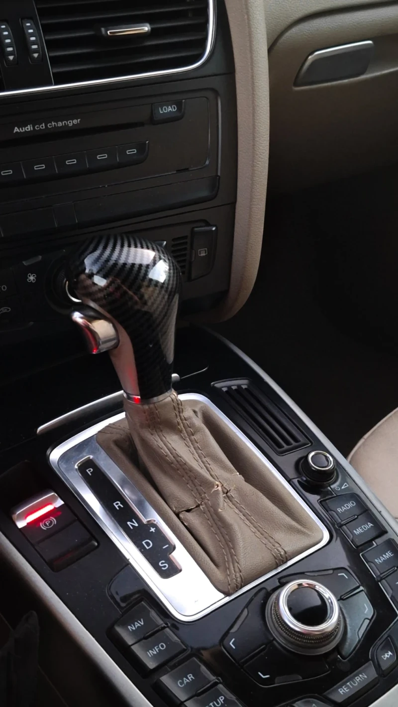 Audi A4 2.0TDI, снимка 12 - Автомобили и джипове - 48897704