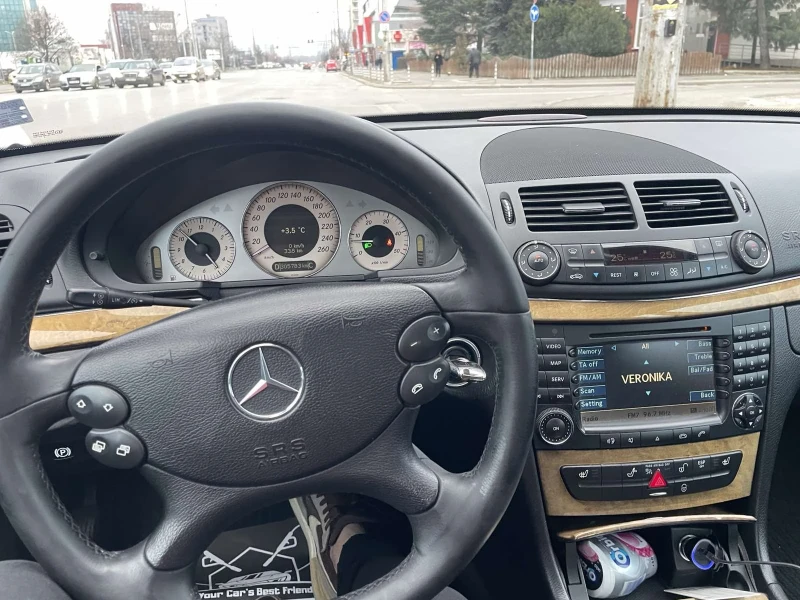 Mercedes-Benz E 320, снимка 8 - Автомобили и джипове - 49029403