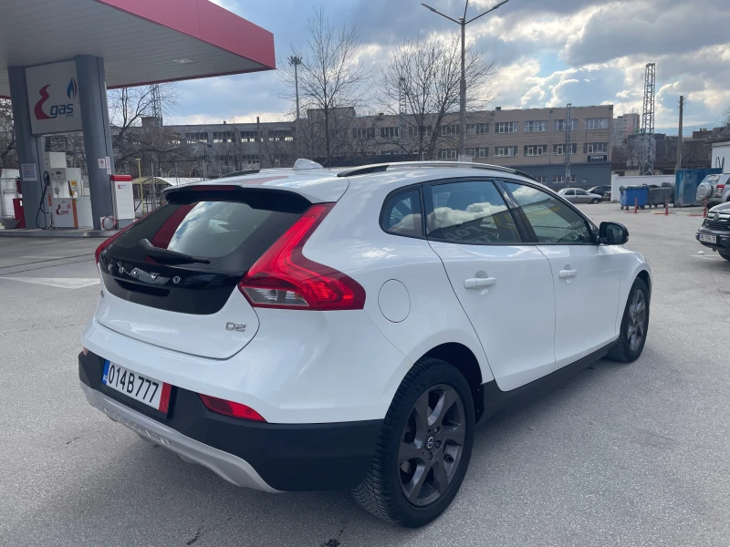 Volvo V40 Cross Country 1.6hdi Пежо-двигател Перфектна!!!, снимка 7 - Автомобили и джипове - 49094390