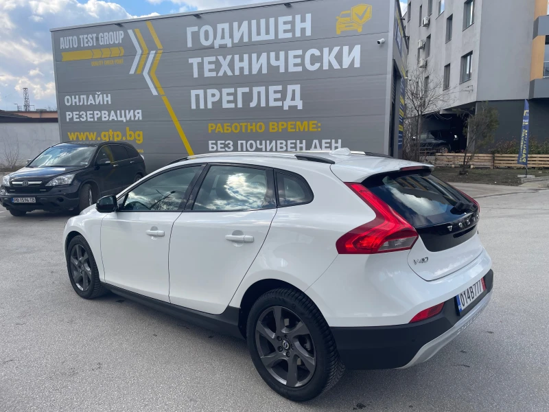 Volvo V40 Cross Country 1.6hdi Пежо-двигател Перфектна!!!, снимка 5 - Автомобили и джипове - 49094390