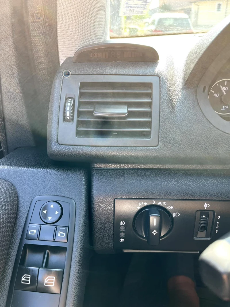 Mercedes-Benz A 180, снимка 17 - Автомобили и джипове - 51714685