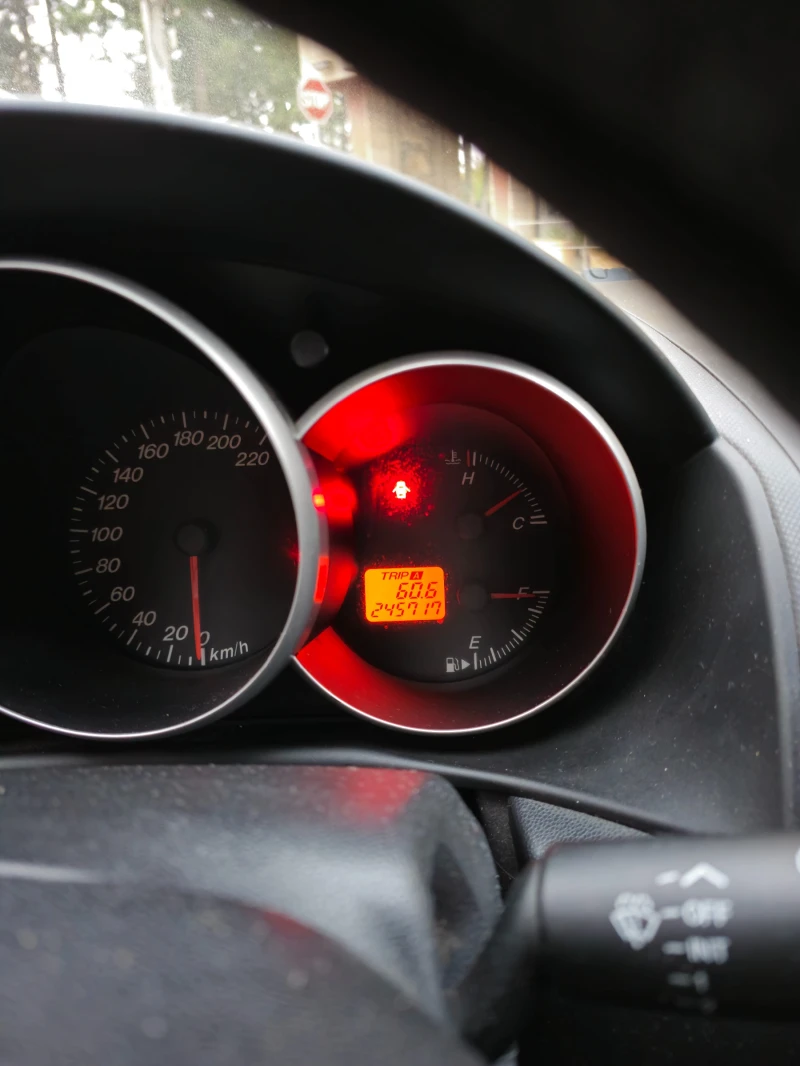 Mazda 3 1.6 HDI, снимка 11 - Автомобили и джипове - 52069001