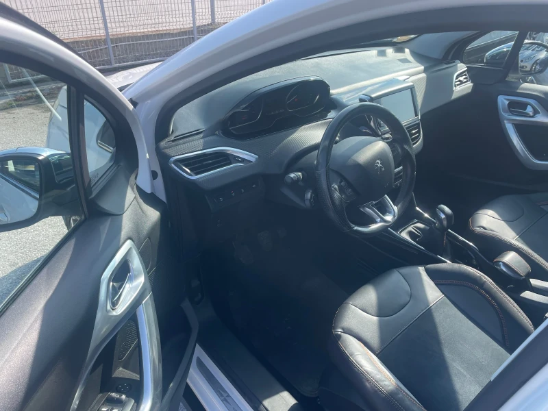 Peugeot 2008 1.6 Grip Control , снимка 7 - Автомобили и джипове - 52095238