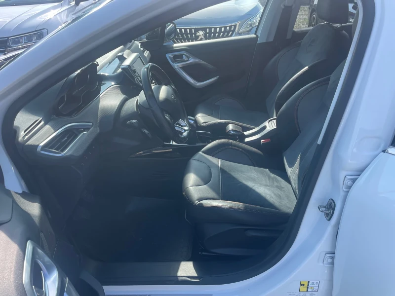 Peugeot 2008 1.6 Grip Control , снимка 10 - Автомобили и джипове - 52095238