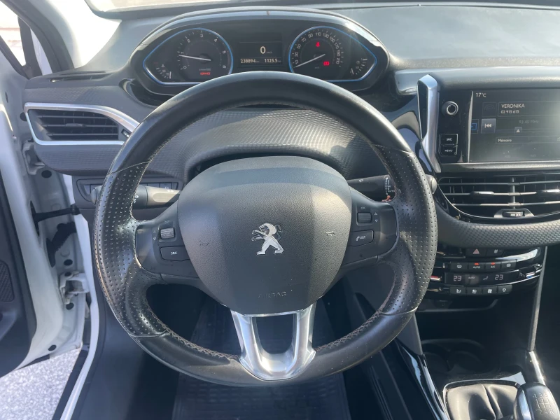 Peugeot 2008 1.6 Grip Control , снимка 8 - Автомобили и джипове - 52095238