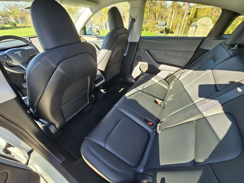 Tesla Model Y Long Range All Wheel Drive , снимка 10 - Автомобили и джипове - 52422543