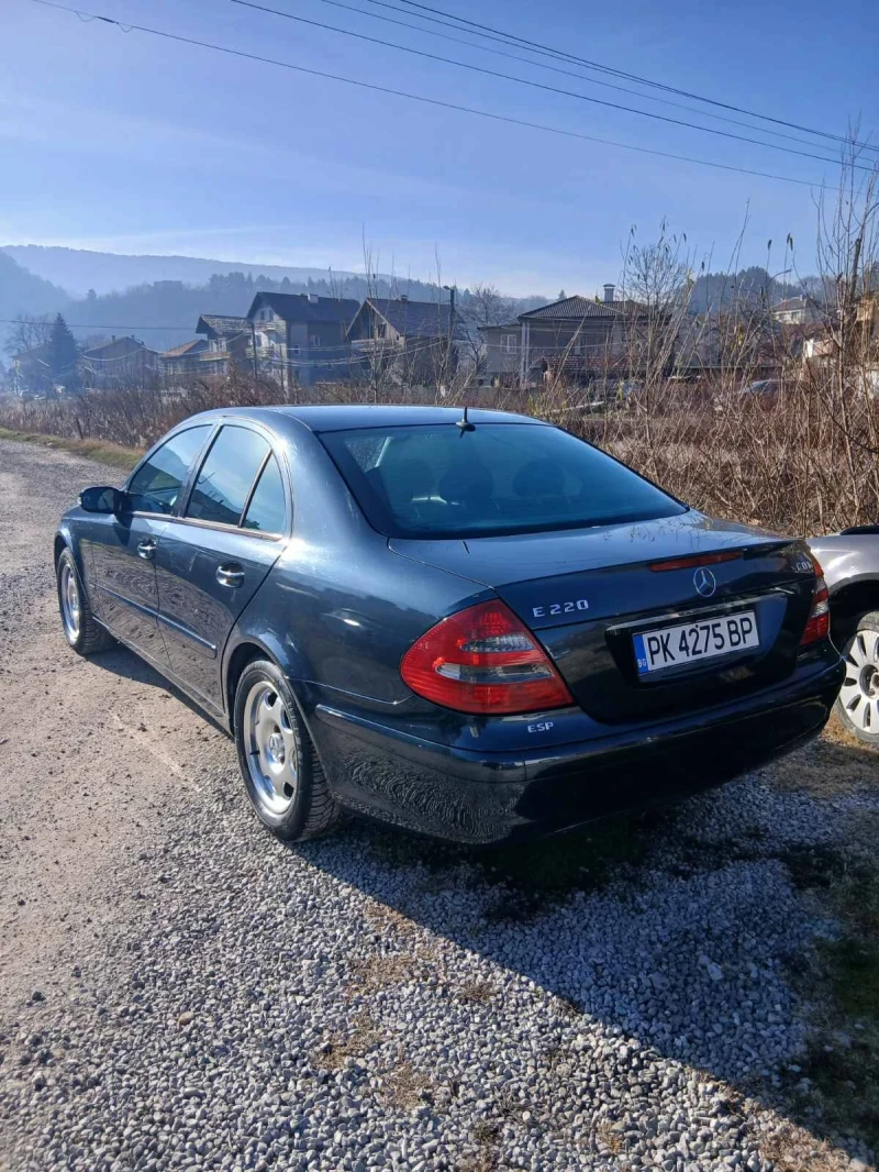 Mercedes-Benz E 220 220, снимка 5 - Автомобили и джипове - 52869090