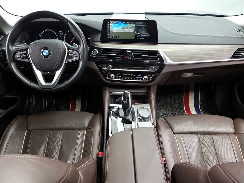 BMW 530 530i xDrive Luxury, снимка 7 - Автомобили и джипове - 54212534